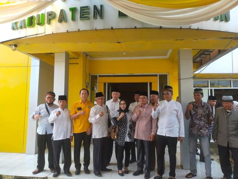 Dengan Tekad Wujudkan Harapan Masyarakat , Ardi Arfani Kembali Formulir Pendaftaran Bacawabup