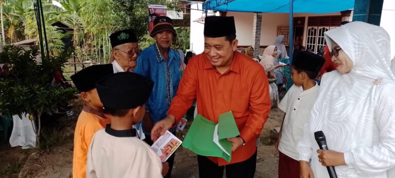 Emak-emak Pengajian di Air Batu Bahagia Bertemu H Askolani, Kompak Menangkan Pasangan ASTA