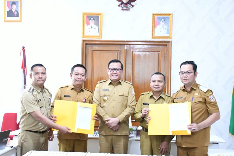PJ Bupati Banyuasin Gelar Sosialisasi dan Serah Terima Akses Aplikasi Sistem Keuangan Desa