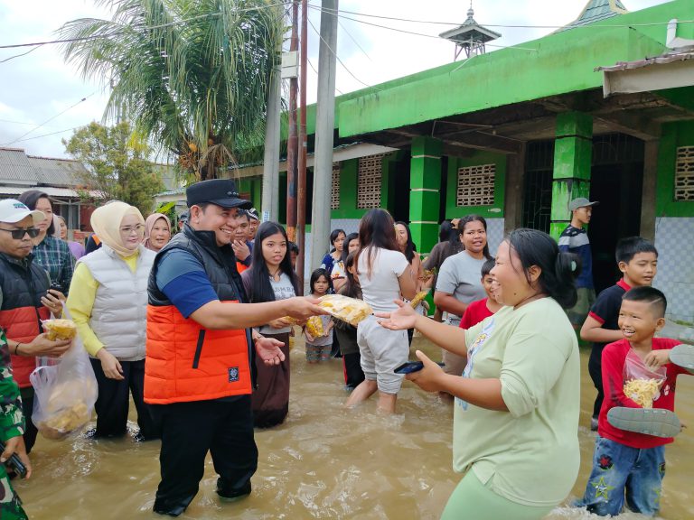 Gerak Cepat! Bupati Askolani Dan Wabup Netta Tinjau Korban Banjir