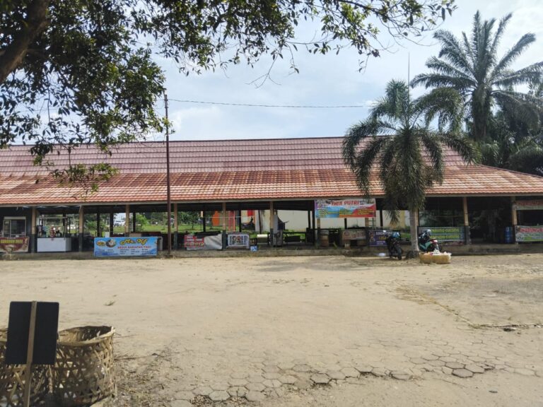 Pusat Kuliner Pangkalan Balai Banyuasin Sepi Penjual, Para Pedagang Pindah ke Taman Kota