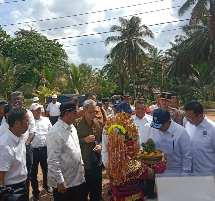Didampingi Bupati Askolani, Menteri LHK Dr. Hanif Faisol Nurofiq Melakukan Konsolidasi di PT.SMS