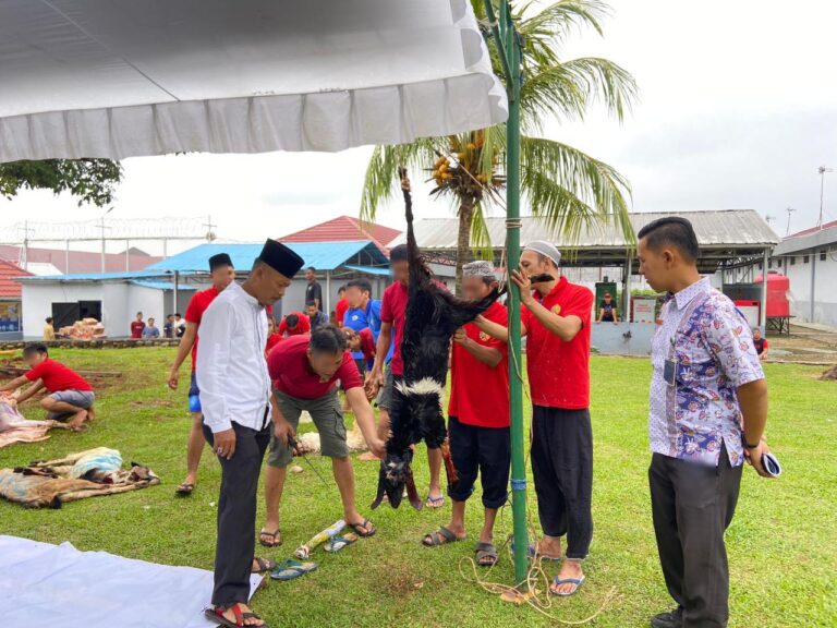 Rayakan Idul Adha 1446 H, Lapas Banyuasin Sembelih 3 Ekor Sapi dan dan 6 ekor Kambing Kurban