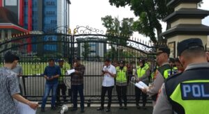 Diduga Bekingi Aktivitas Galian C Aparat Berinisial “B” Di Demo Warga Banyuasin