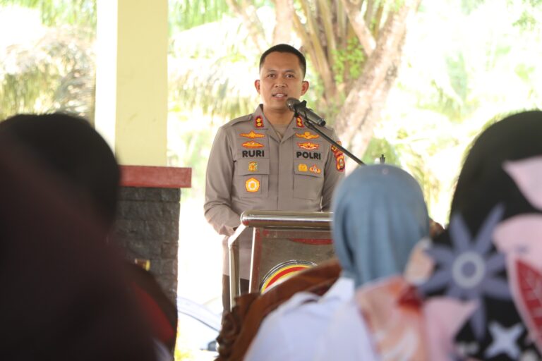 Kapolres Banyuasin Pimpin Penanaman Jagung Serentak Kuartal IV Dalam Rangka Dukung Swasembada Pangan 2025