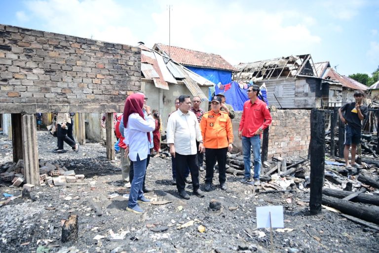 Bupati Askolani Tinjau Lokasi Kebakaran di Tanjung Lago, Pastikan Pembangunan Rumah Warga Terdampak Tahun Ini