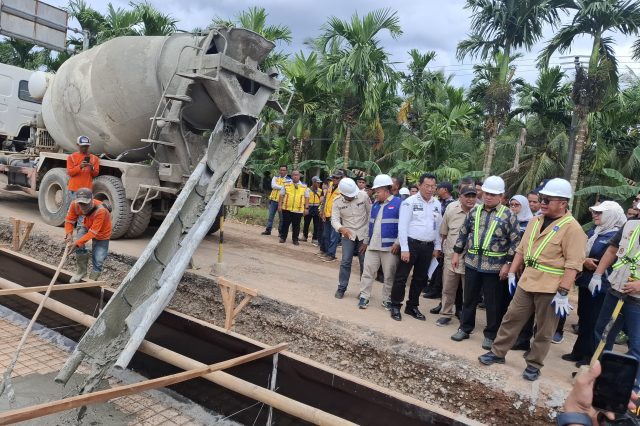Tingkatkan Target Perekonomian, Groundbreaking Jalan Menuju TPI Sungsang Dimulai! Bupati Banyuasin: “Ini Tepat Dan Jelas”