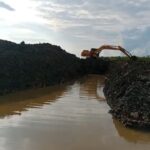 Perluas Kebun Sawit, Warga Lubuk Karet Perbesar Aliran Sungai untuk Cegah Banjir Jangka Panjang